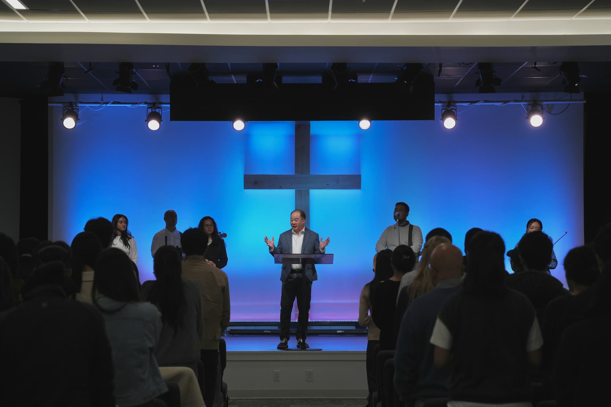 Sunday worship at Metro