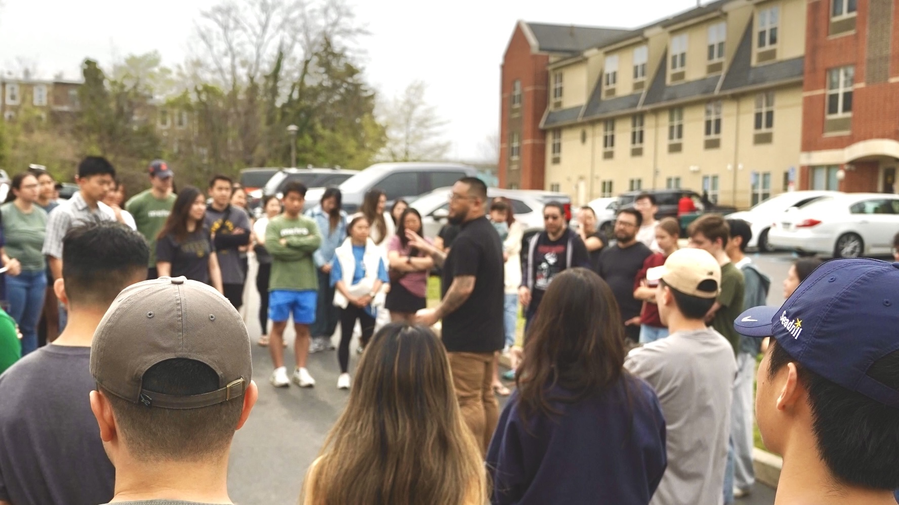 Members of metro serving.